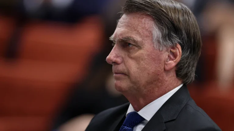 Moraes autoriza visita de filhos e netos a Bolsonaro