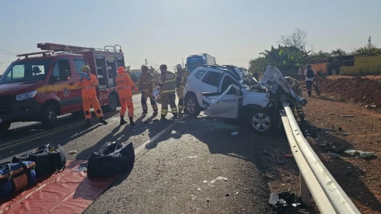 Motorista morre e passageiro fica gravemente ferido após acidente em MG