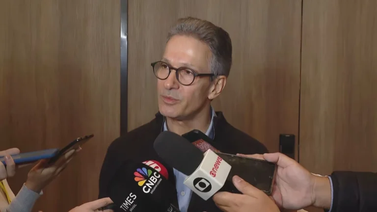 Gastança do governo federal é o grande mal do Brasil, diz Zema