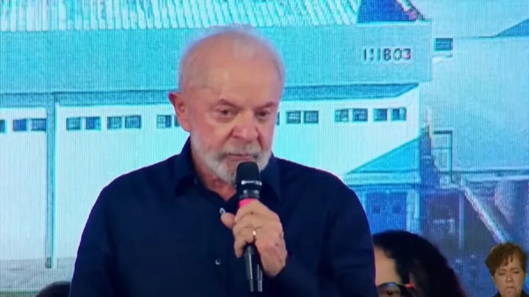Trump fez uma insensatez com o Brasil, diz Lula após novas sanções dos EUA