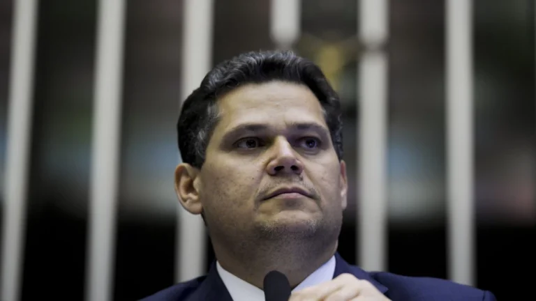 Alcolumbre sobre protesto da oposição: Arbitrariedade das próprias razões
