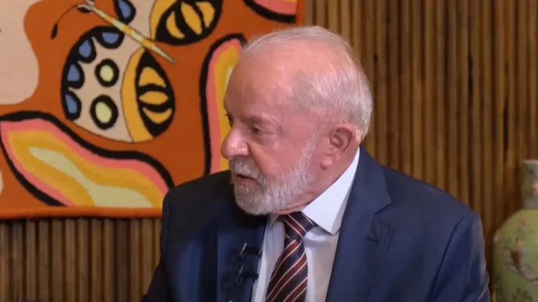 Lula diz que negociar fora do dólar é possível e necessário