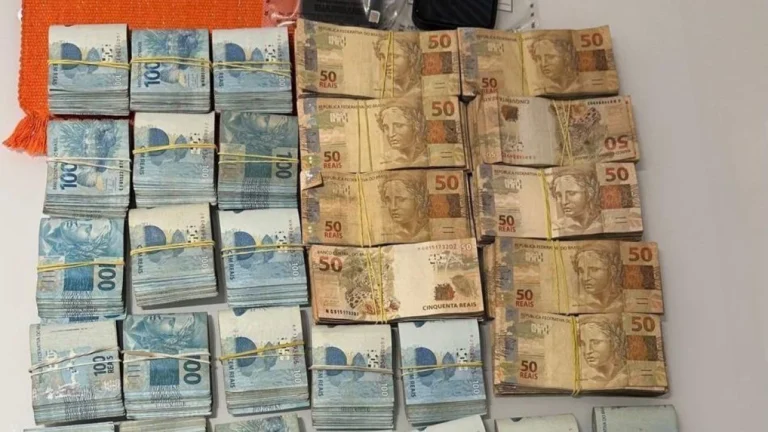 Dinheiro, relógios e arma: veja apreensões da PF em operação na Grande SP