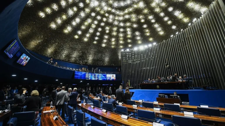 Senado aprova isenção do IR para até dois salários mínimos