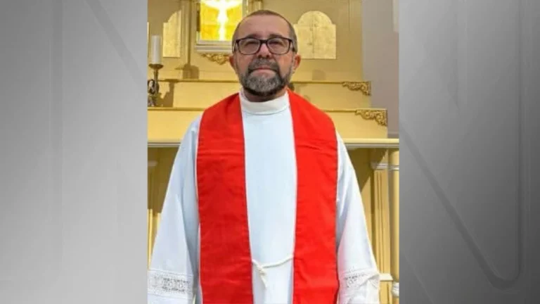 Padre afastado por “conduta incompatível” substituía outro religioso punido