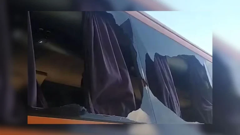Ônibus fretado da Gol é depredado em avenida de SP
