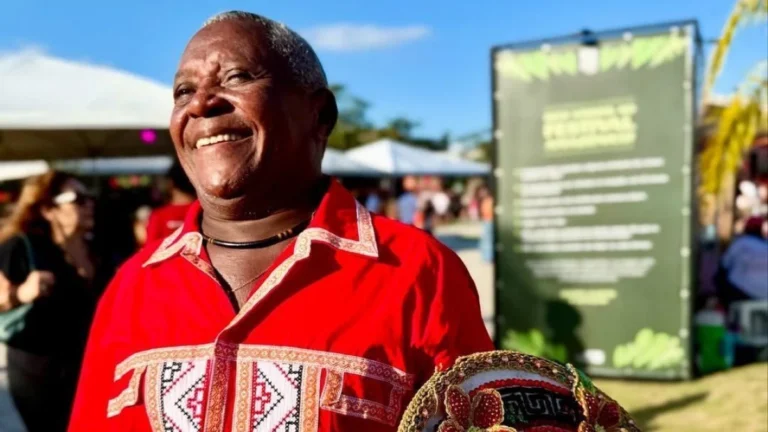 Grande Rio faz homenagem a Mestre Damasceno, ícone do carimbó, morto aos 71