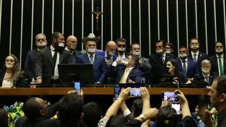 Mesa da Câmara encaminha denúncias contra deputados à Corregedoria