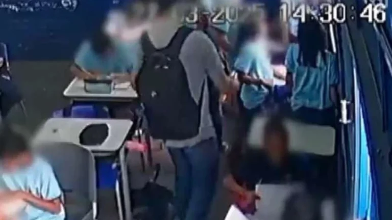 Professor é afastado após jogar água em aluna dentro de sala em escola do DF