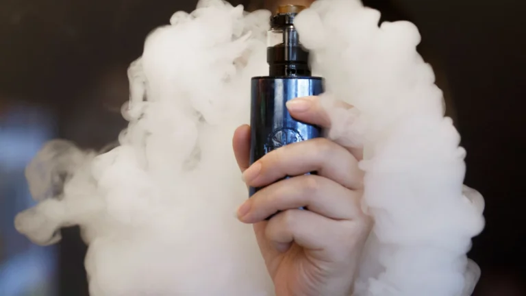 Governo dá 48 h para plataformas excluírem conteúdos sobre vapes
