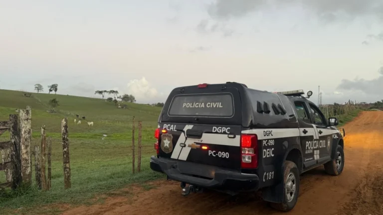 Adolescente de 13 anos é assassinado minutos depois de se despedir da mãe no interior de AL