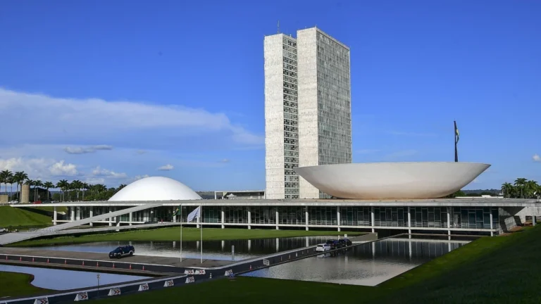 Análise: “Toma lá, dá cá” engole debate da anistia