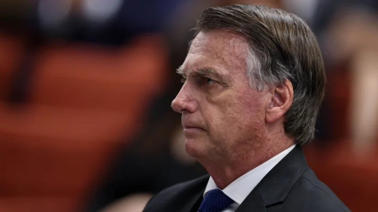 Bolsonaro repete Lula e já prepara defesa nas cortes internacionais