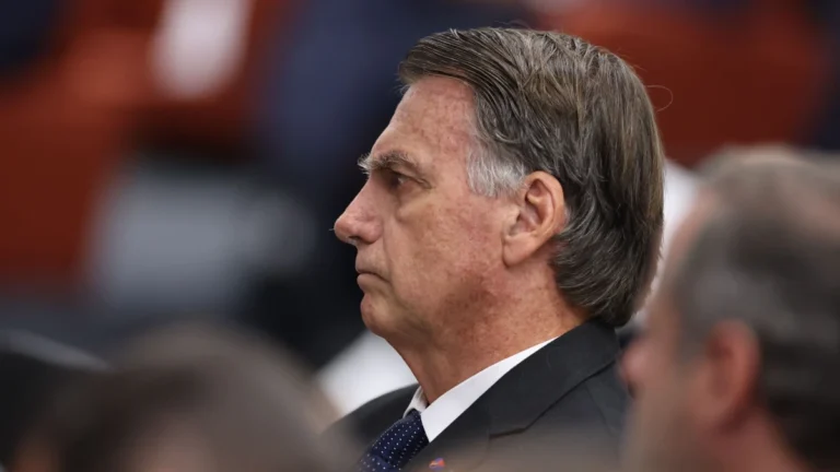 STF tem maioria para condenar Bolsonaro e demais 7 réus por plano de golpe