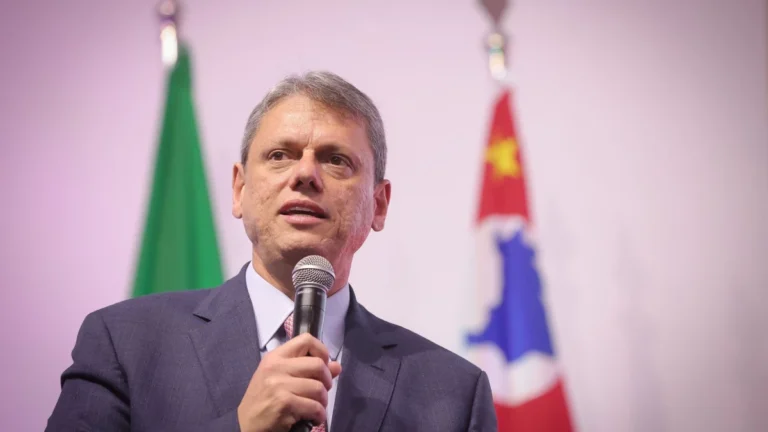 Análise: Tarcísio abraça discurso raiz do bolsonarismo