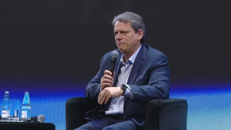 Tarcísio articulou anistia em jantar de União Brasil e PP