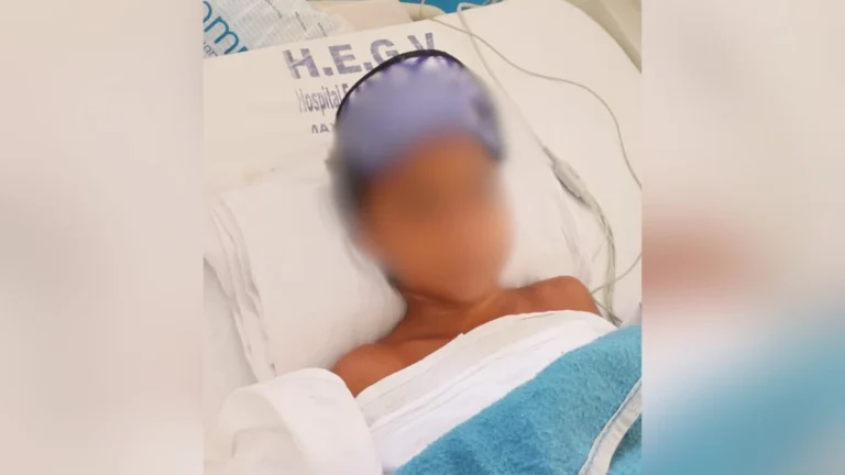 Menino de 8 anos tem mão amputada ao confundir explosivo com pedal no Rio