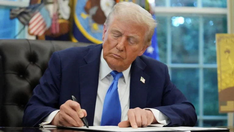 Após ex-diretor do FBI, Trump diz que outros oponentes serão acusados