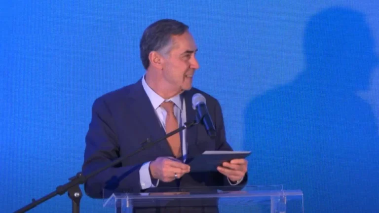Barroso ironiza que dia no STF foi “calmo e tranquilo”