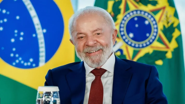 A política está judicializando a própria política, diz Lula