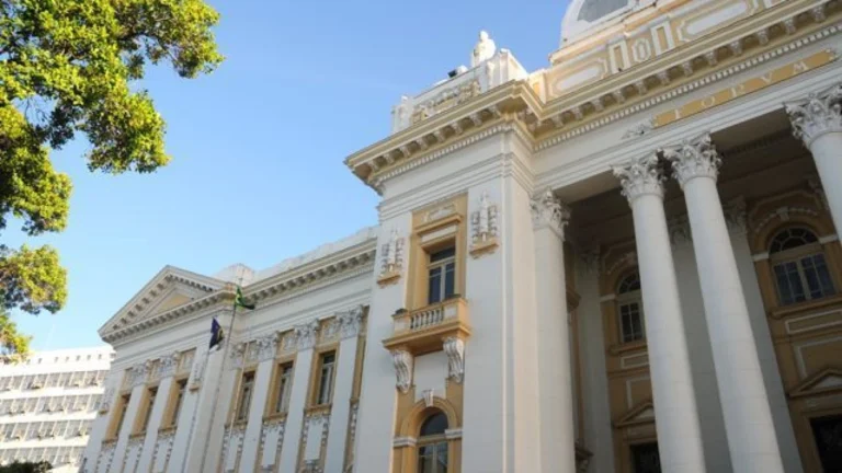 Brasileira condenada por morte do ex em Pernambuco é presa na Itália