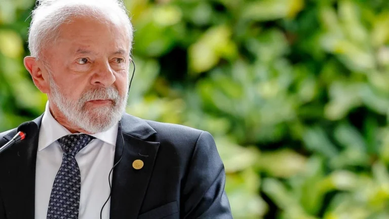 Datafolha: aprovação do governo Lula sobe e vai a 33%; reprovação é de 38%