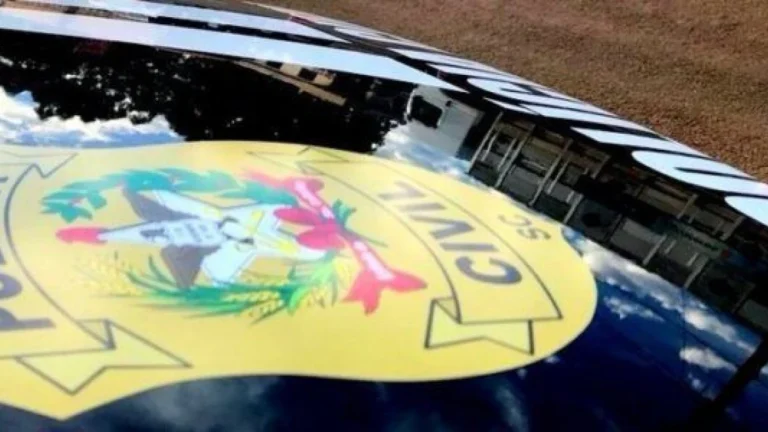 Idoso de 80 anos reage a assalto, é esfaqueado e mata invasor em SC