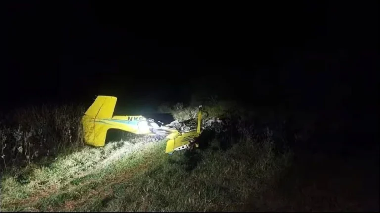 Avião que caiu no Pantanal voava em horário irregular, diz polícia