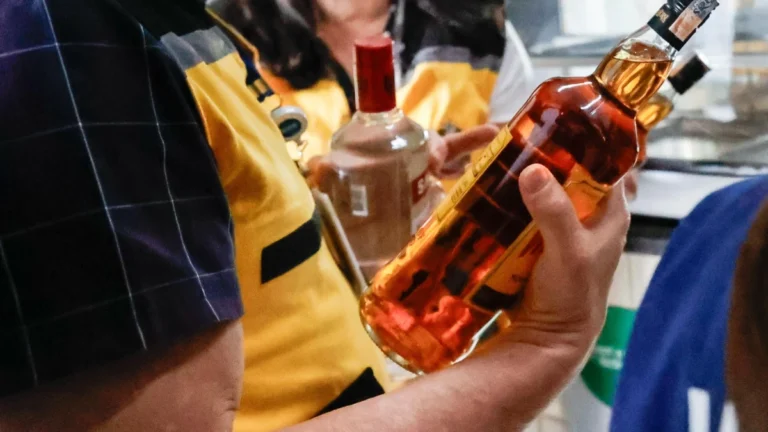 Bebidas com metanol: Não há evidência de participação do PCC, diz Tarcísio