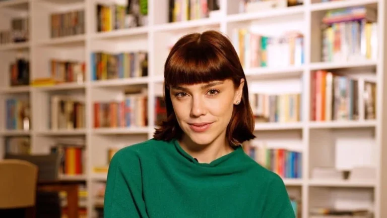 Alice Wegmann dá spoiler de projeto após “Vale Tudo”: “Férias só 2026”
