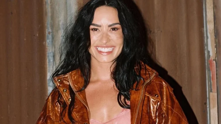 Demi Lovato mostrou nude para os amigos por engano
