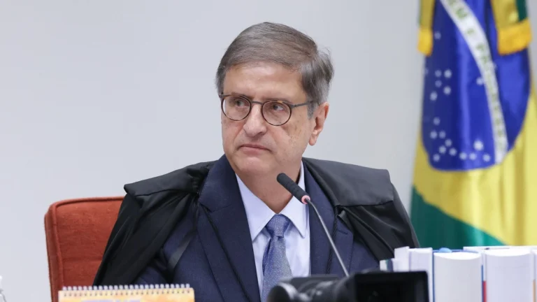 Em sustentação oral, Gonet cita Bolsonaro 23 vezes, e Mauro Cid, 12
