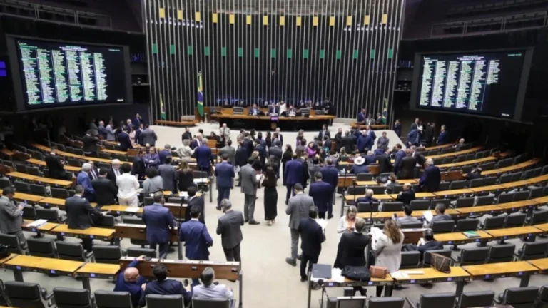Deputados investigados no STF podem se beneficiar com “autoblindagem”