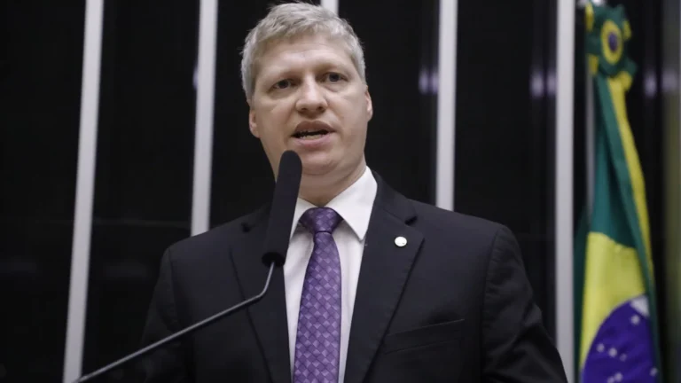 Van Hattem sobre pedido para suspender mandato por 30 dias: “Incredulidade”