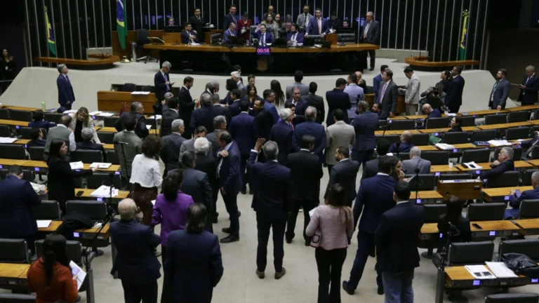 Governistas veem anistia ganhar força e já calculam veto de Lula