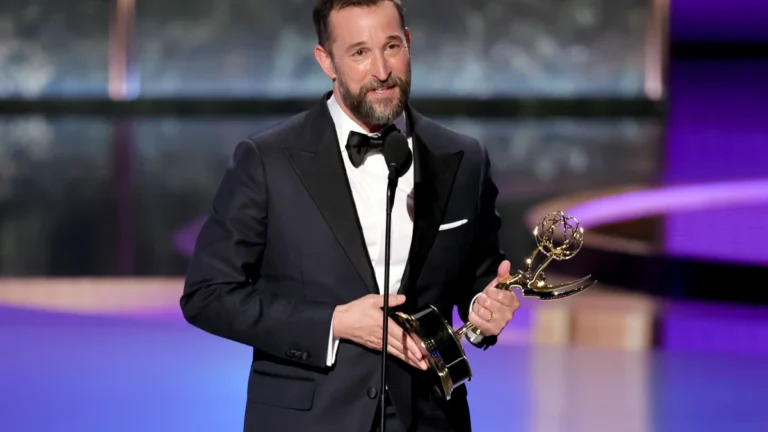 Emmy 2025: Noah Wyle, de “The Pitt”, leva prêmio de Melhor Ator