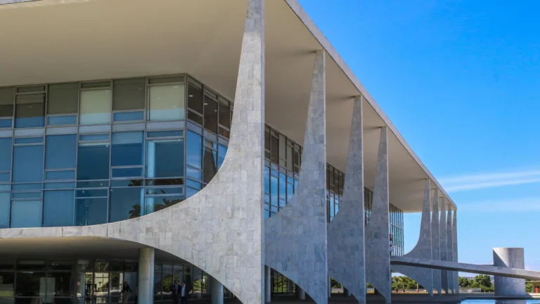 Brasília terá chuvas no início da semana e tempo firme no fim de semana