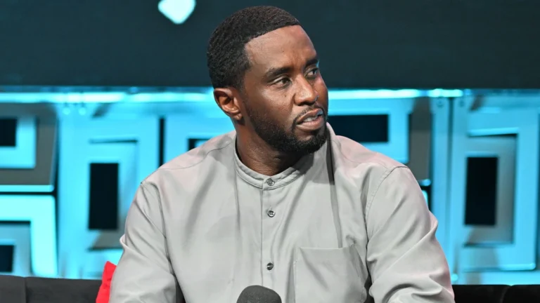 Advogada de Sean “Diddy” Combs diz que voyeurismo não é prostituição