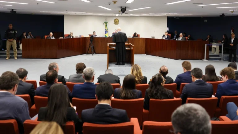 Cerceamento da defesa pode gerar a anulação do processo, diz criminalista