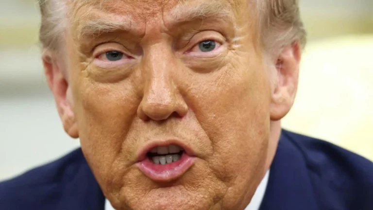 Trump anuncia tarifa de 100% sobre importações de produtos farmacêuticos