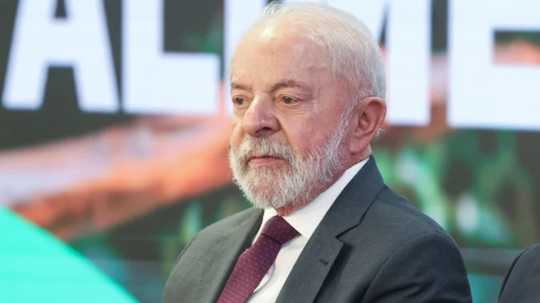 Lula relata problemas em avião da FAB: “Descemos com medo que pegasse fogo”