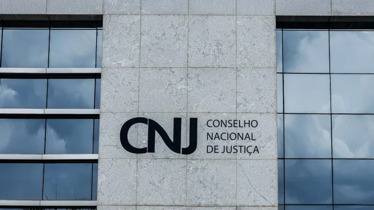 Alcolumbre autoriza CCJ analisar três indicações para o CNJ