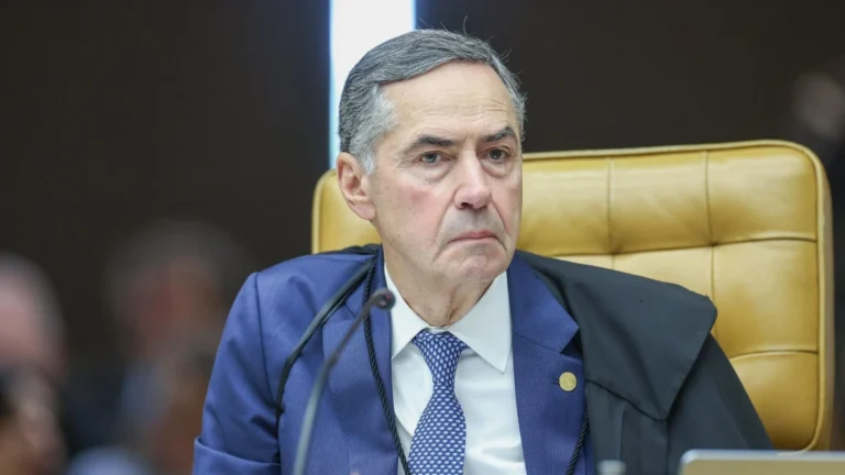 STF derruba decisão de Barroso que liberava enfermeiros atuarem em abortos
