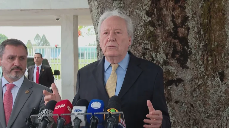 Lula ficou “surpreso” com falta de informações sobre operação, diz ministro