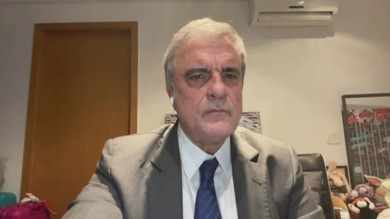 Cardozo: Precisamos dizer aos EUA que somos donos do nosso nariz
