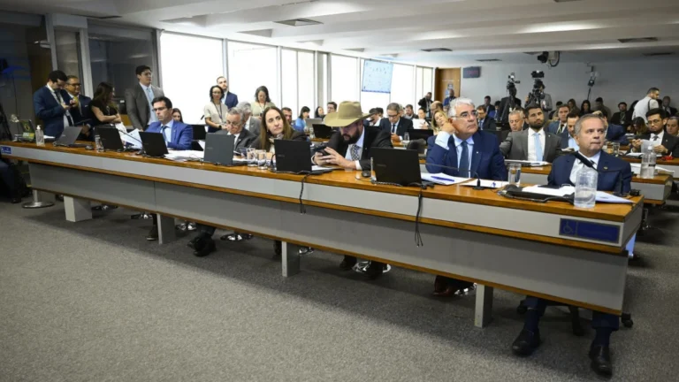 CPMI do INSS deve ouvir empresário e piloto de avião nesta terça-feira (28)