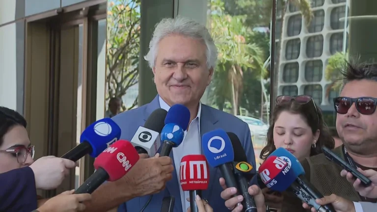 Ou é carne, ou é peixe, diz Caiado sobre Sabino querer ficar no governo