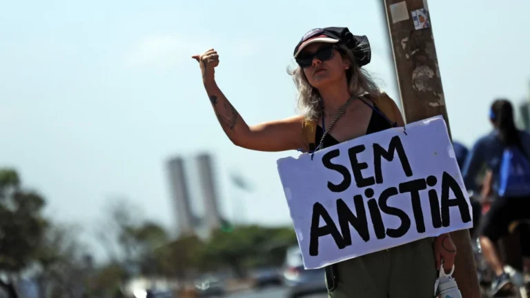 “Caminhada pela anistia” faz PM reforçar segurança na Esplanada