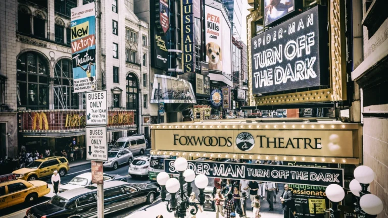 Atores da Broadway se preparam para entrar em greve, diz sindicato