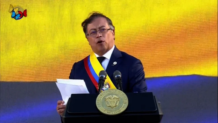 Gustavo Petro diz que barco atacado pelos EUA pode ter sido colombiano